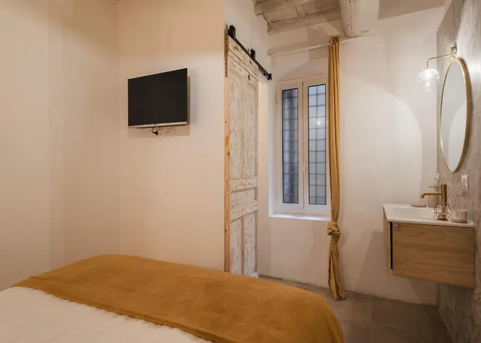 The Rent - Charming Two-bedroom Near The Vatican * Roma