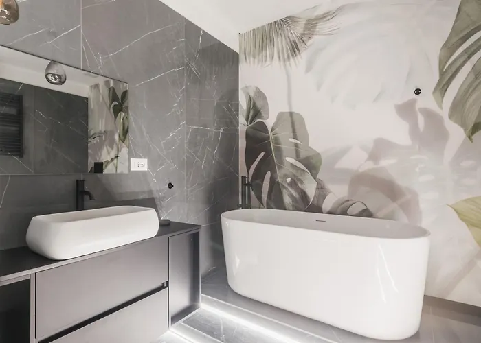 The Rent - Charming Two-bedroom Near The Vatican *